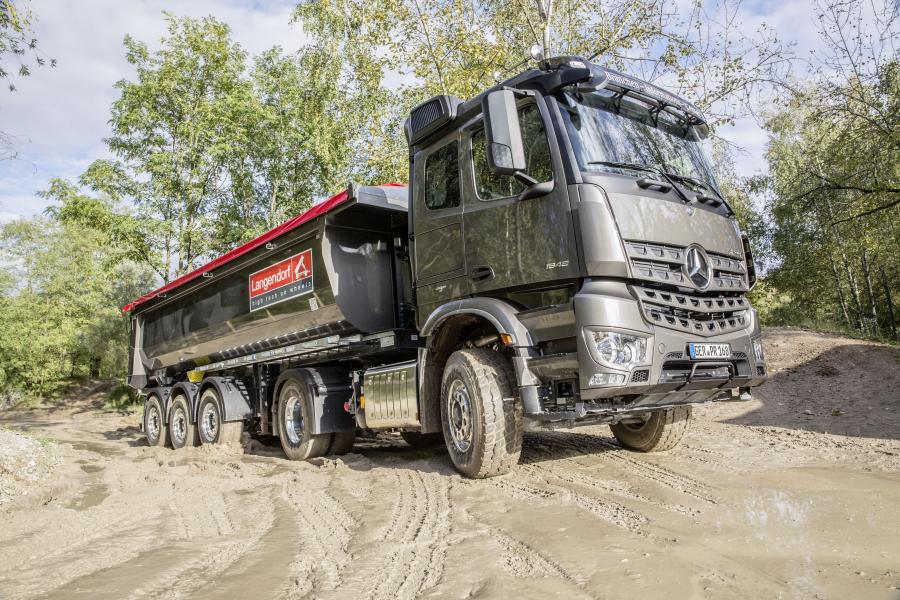  Mercedes-Benz Arocs 1846 LS HAD 2017 года  (фото 8 из 17)